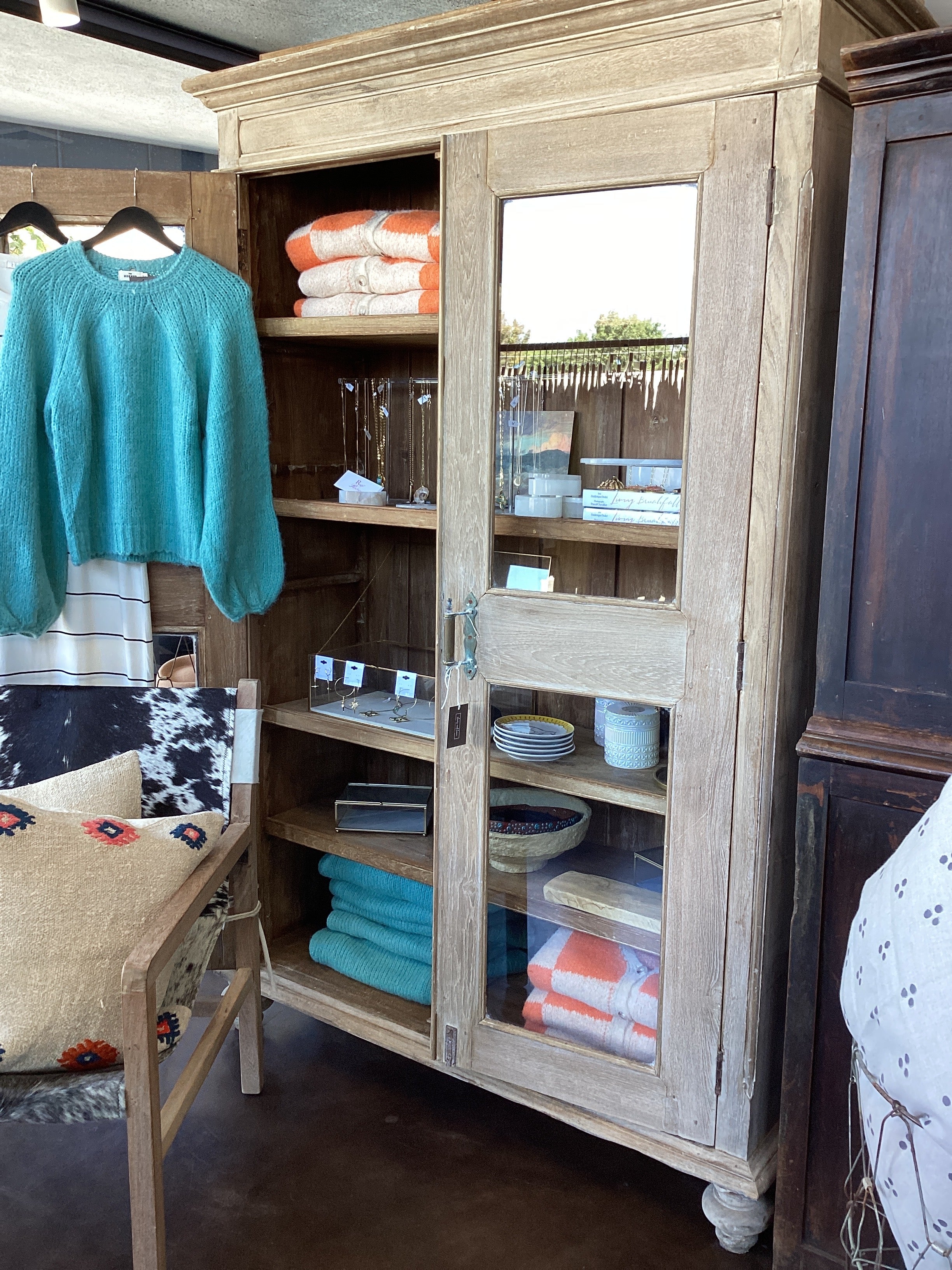 Glass Cabinet -II02207251000