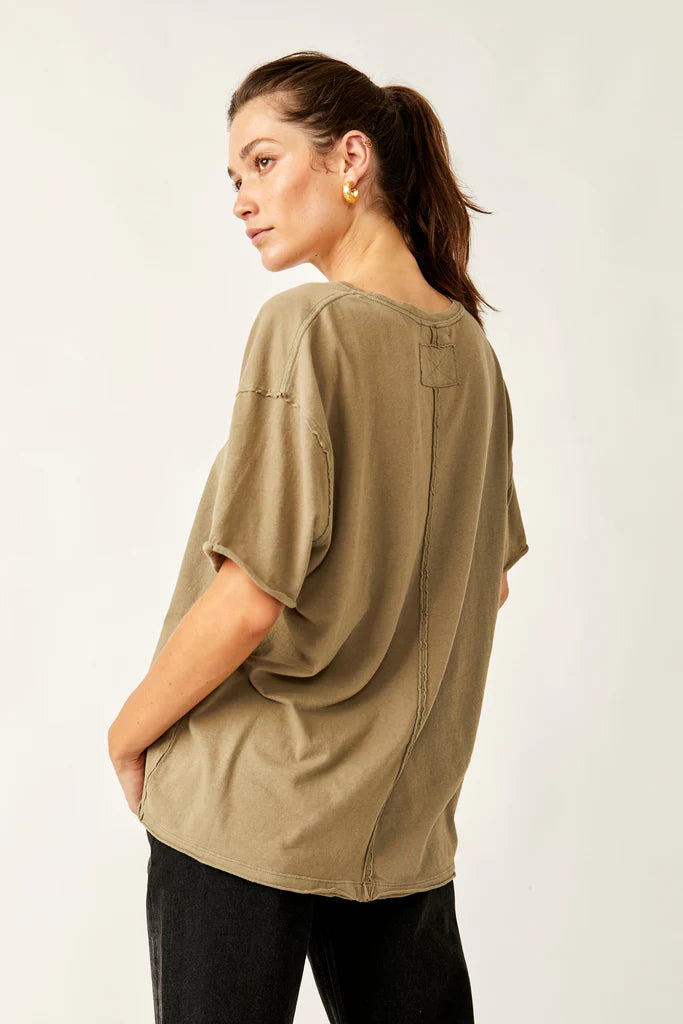 Nina Tee
